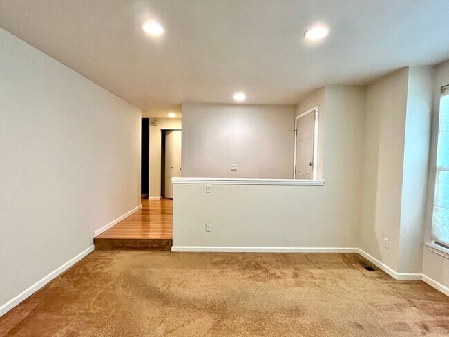 Building Photo - Great Home For Rent