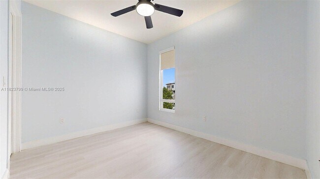 Building Photo - 10255 NW 63rd Ter