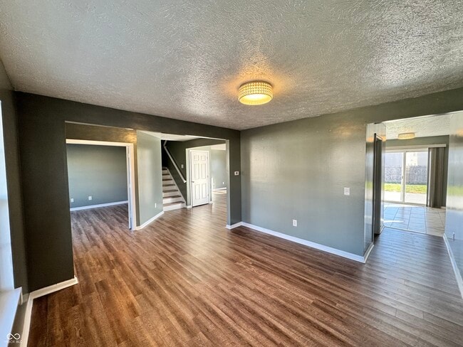 Building Photo - 3658 Pickwick Cir