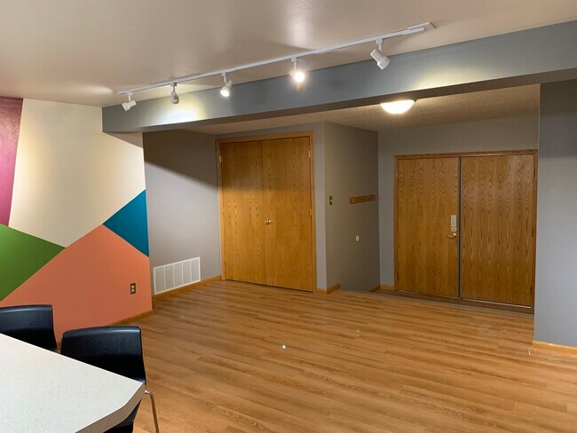 Building Photo - 315 Kittson Ave