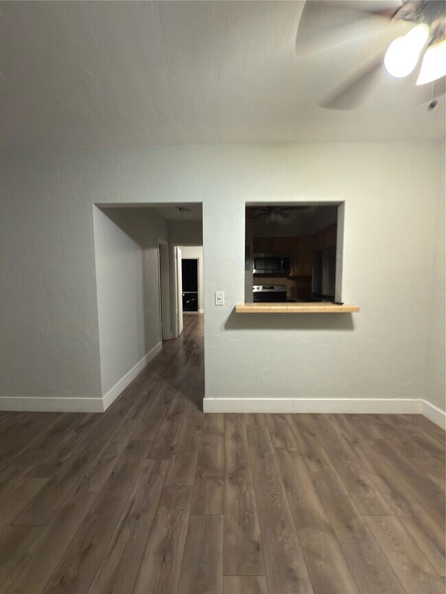 Foto del edificio - 600 Layne Blvd