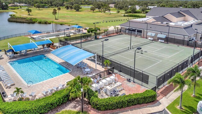 Foto del edificio - Golf Membership Included • 6-12 Months Lease • Furnished 2 Bedroom Condo