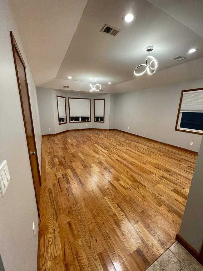 248 Orient Way Unit Apt. 2, Lyndhurst, NJ 07071 Apartments in