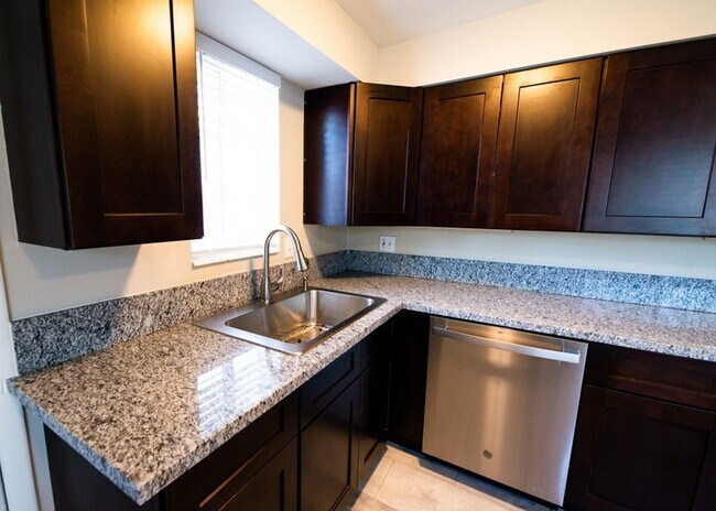 Foto del edificio - 1179 Blaine Ave