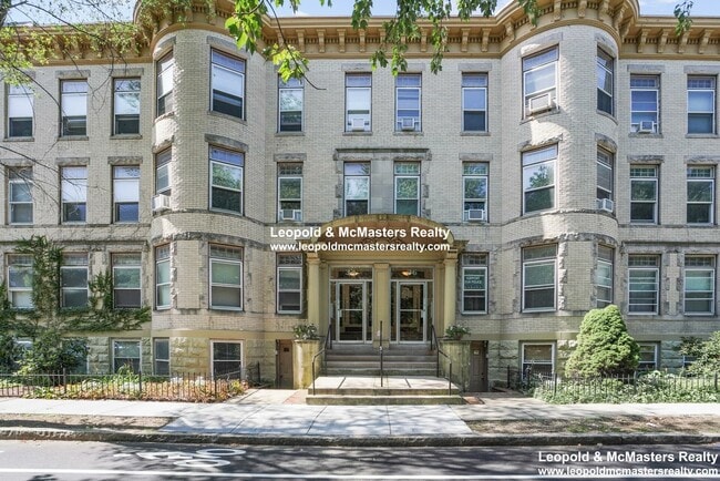 Building Photo - 36 Winchester St