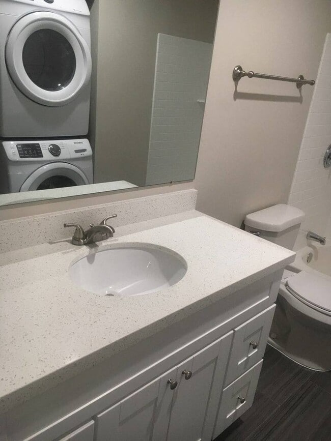 Building Photo - 719 S 500 E