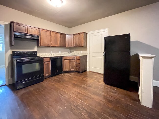 Foto del edificio - 2215 Sanger Ave