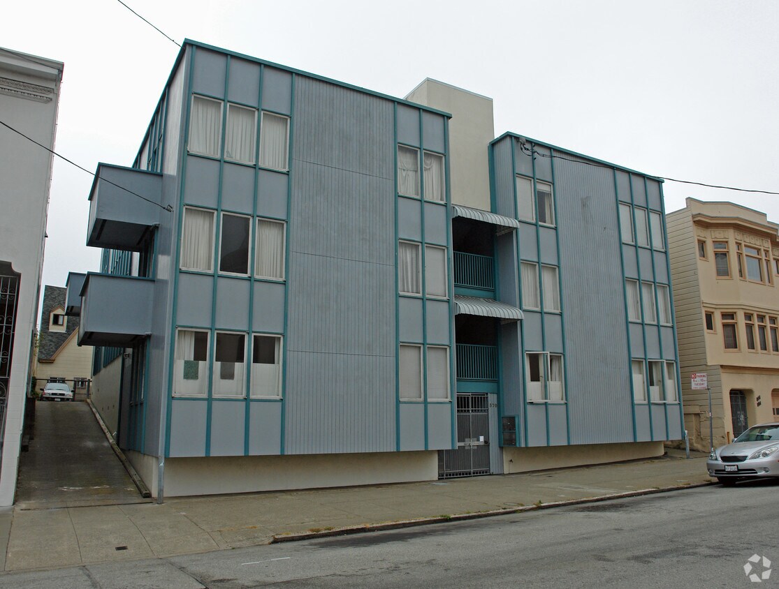 Building Photo - 370 23rd Ave