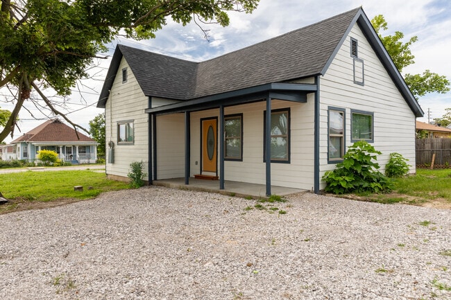 Building Photo - 203 N 9th St