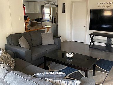 Building Photo - 232 Chestnut St