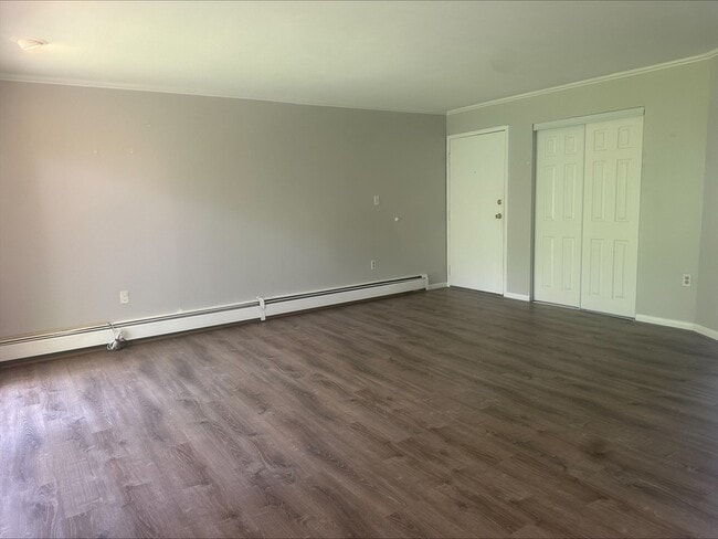 Building Photo - 21 Fernview Ave