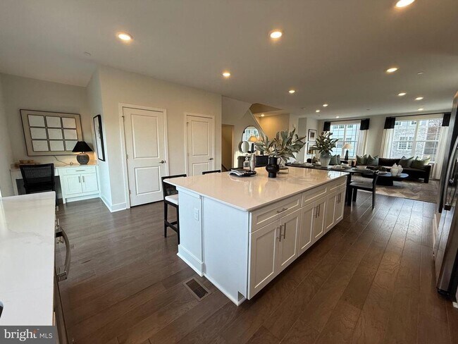 Foto del edificio - 113 FRED CLARK Dr