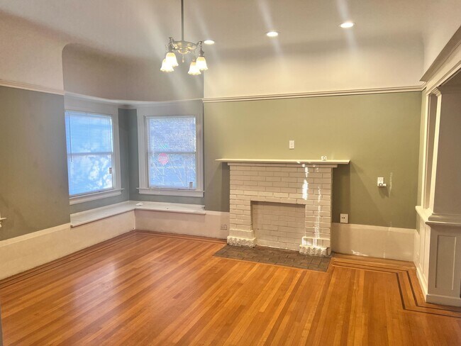 Building Photo - 505 22nd St