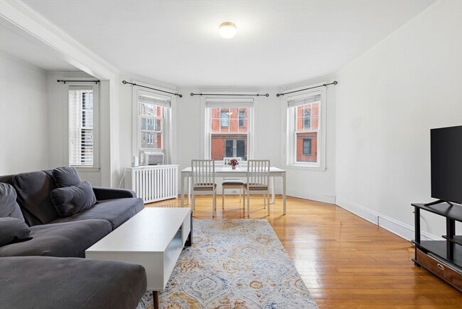 Building Photo - 73 Parkman St