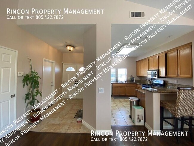 Building Photo - Solar Spacious 3 bedroom home in East End ...