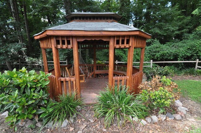 Foto del edificio - 1427 Seminole Trail