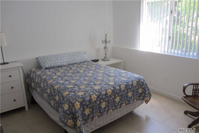 Foto del edificio - 740 Bayberry Ln