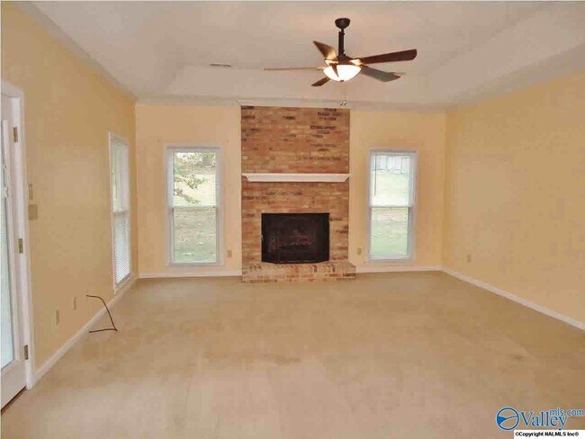 Foto del edificio - 722 Highland Dr