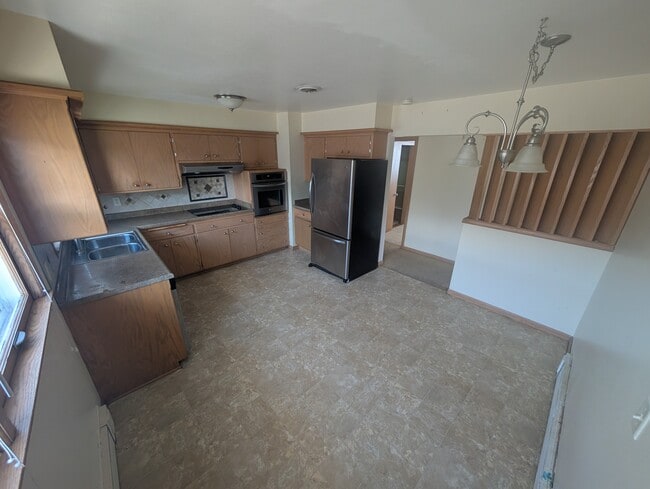 Building Photo - 3759 S 58th St