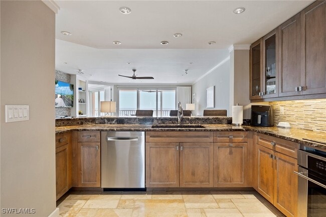 Foto del edificio - 265 Barefoot Beach Blvd