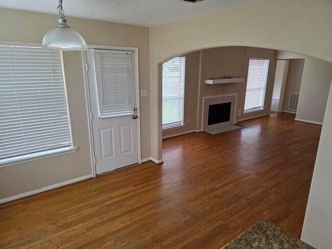 Foto del edificio - 3031 Greenlet Ct