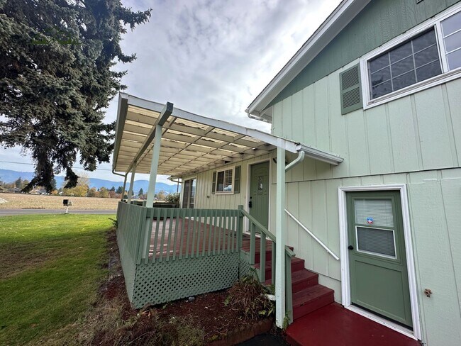 Foto del edificio - Coburg Beauty!! Renovated 3-bedroom, 2- bathroom