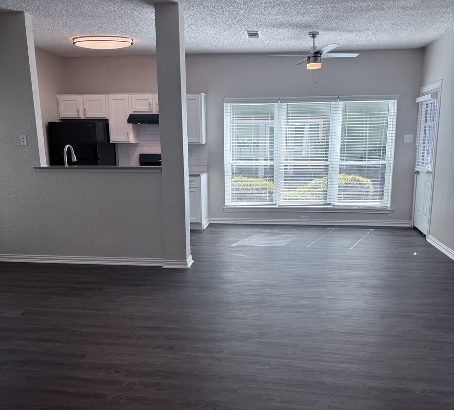 A1 Dining Area - The Retreat at Faulkner Point