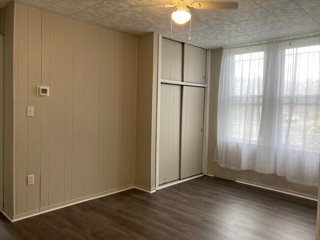 Bedroom - 104 W Miller St