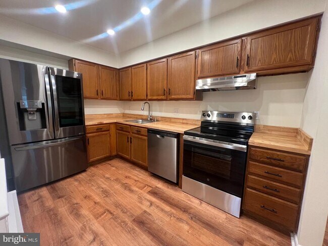 Foto del edificio - 312 Walnut Ct Way