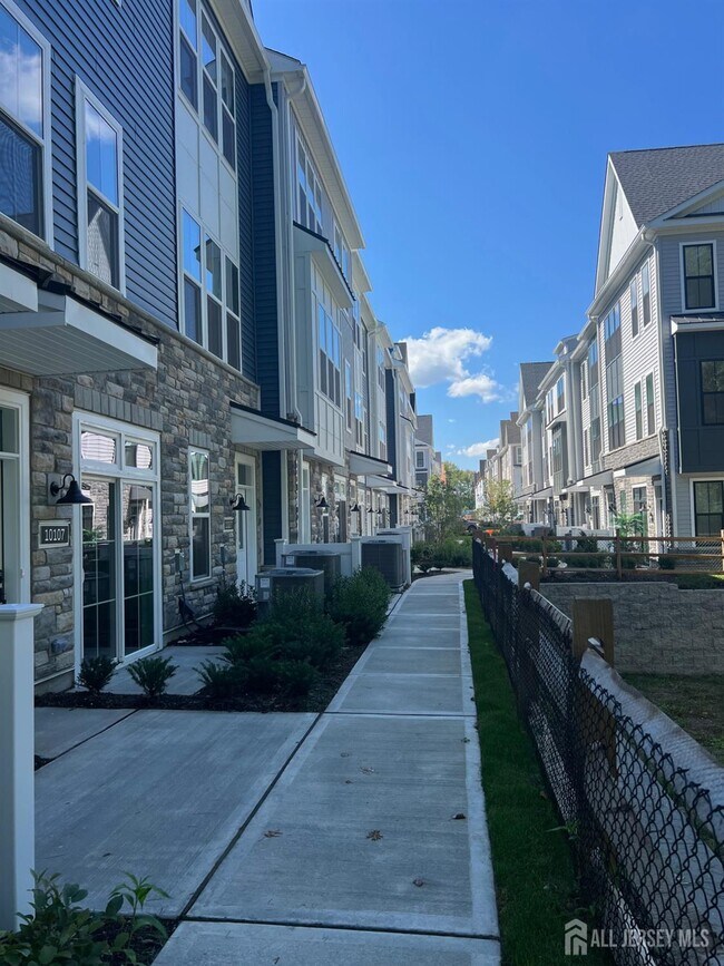 Foto del edificio - 10106 Donatello Dr