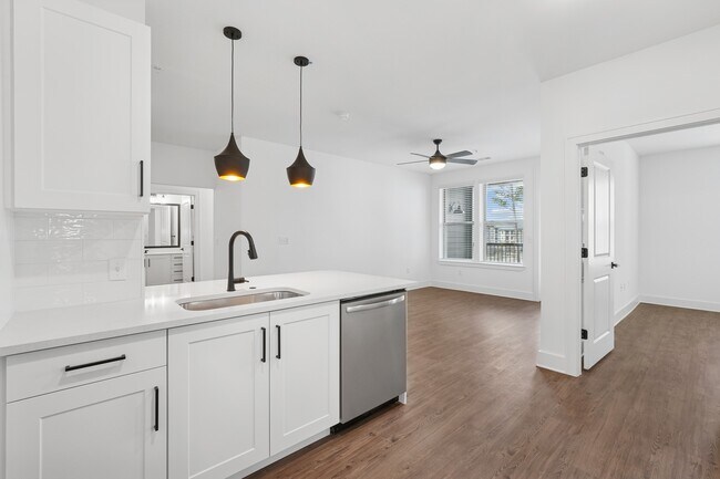 Building Photo - Forayna Davis Park