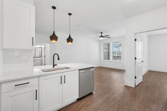 Building Photo - Forayna Davis Park