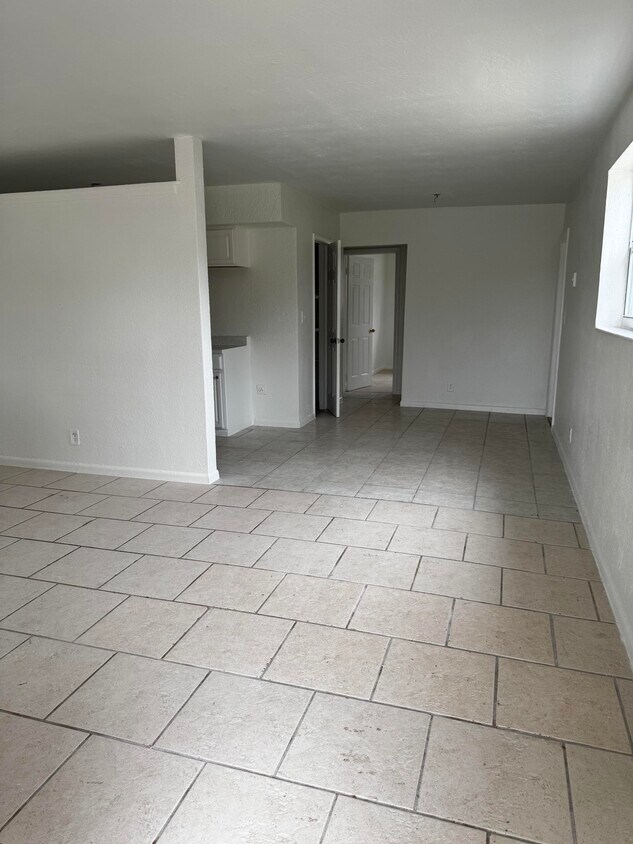Foto principal - 2200 NW 20th St