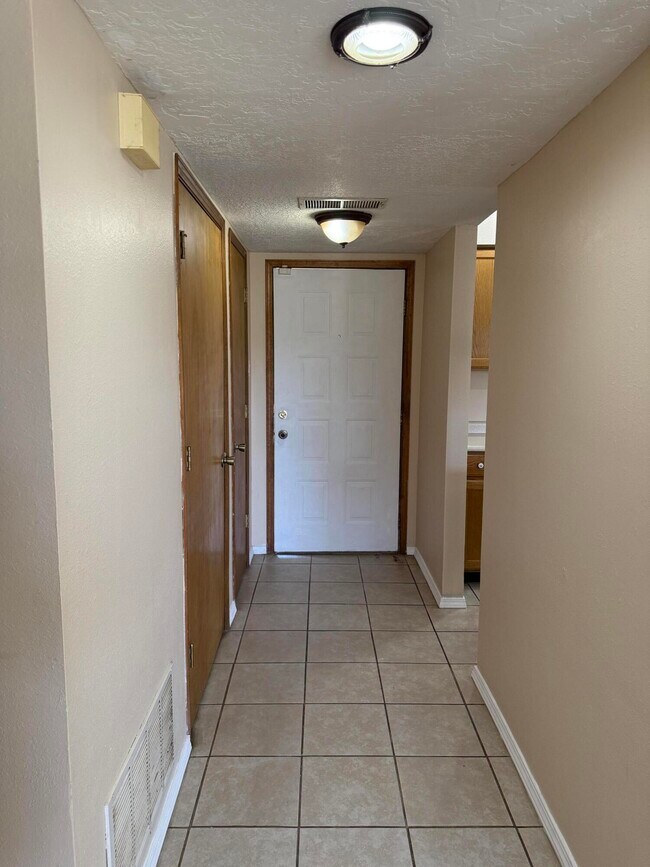 Foto del edificio - 3208 20th Ave SE