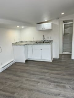 Building Photo - 2501 S Knox Ct