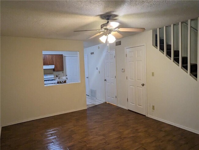 Building Photo - 669 N Betty Jo Dr