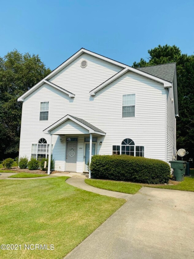 220 Cape Point Ln, Greenville, NC 27858 Townhome Rentals in