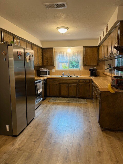 Foto del edificio - 812 Greenwich Dr