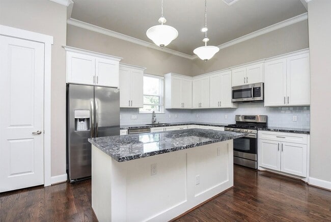 Building Photo - 812 Fisher St