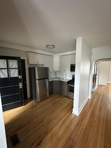 Building Photo - 7555 S Eberhart Ave