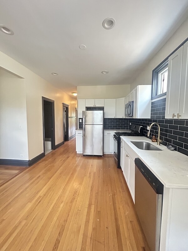 Foto del edificio - 6615 S Ingleside Ave