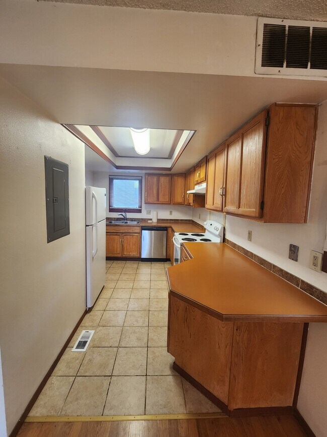 Building Photo - 7431 Woburn Cir