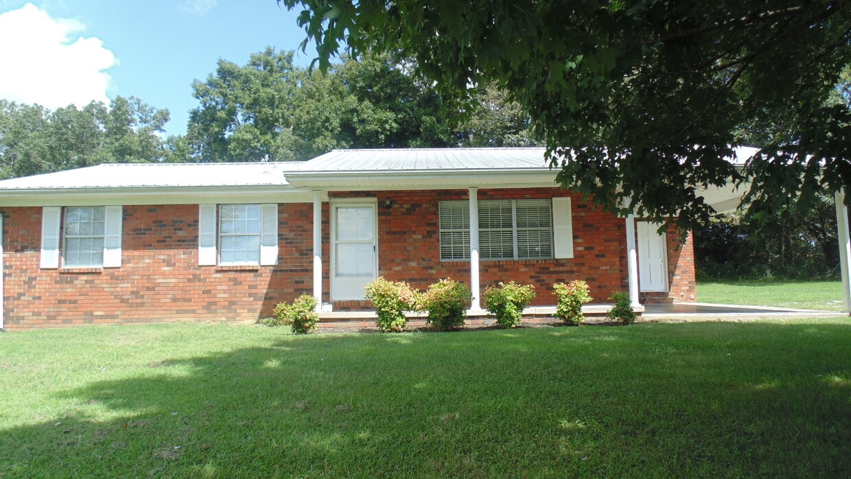 381 Co Rd 775, Riceville, TN 37370 House Rental in Riceville, TN