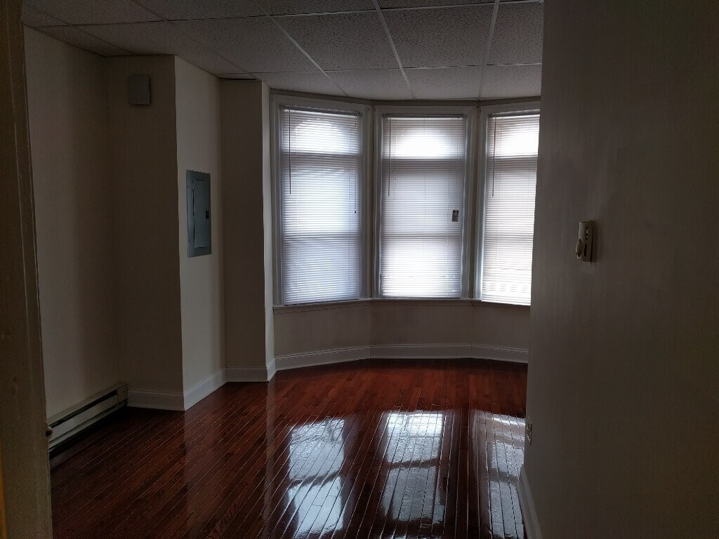 Primary Photo - 4332 Frankford Ave