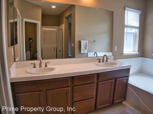 Building Photo - 3 br, 2.5 bath House - 53 Seraspi Ct.