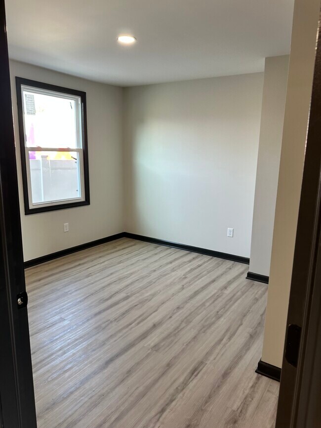 Dormitorio - 4260 S Park Ave