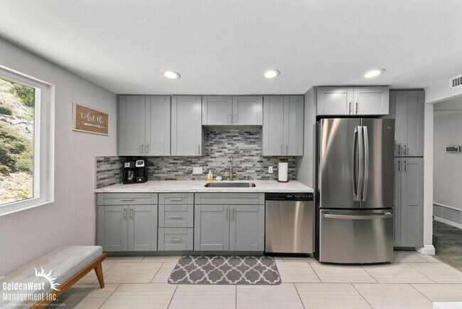 Foto del edificio - Stylish 3Bdm 2Ba Home in Mission Valley wi...