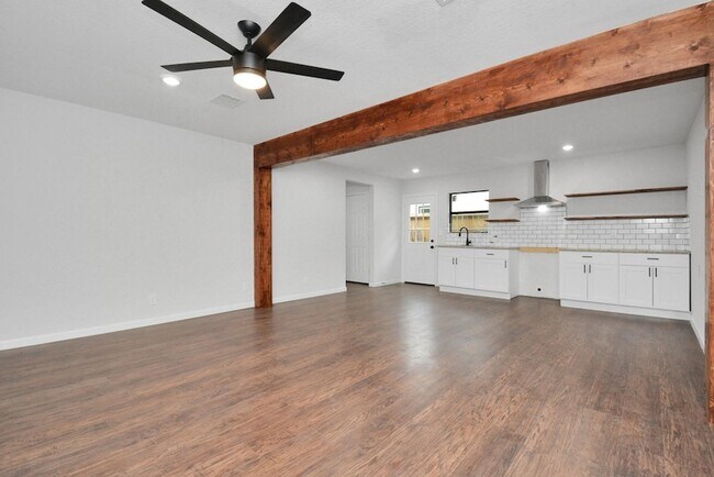 Building Photo - 262 1/2 De Boll Street