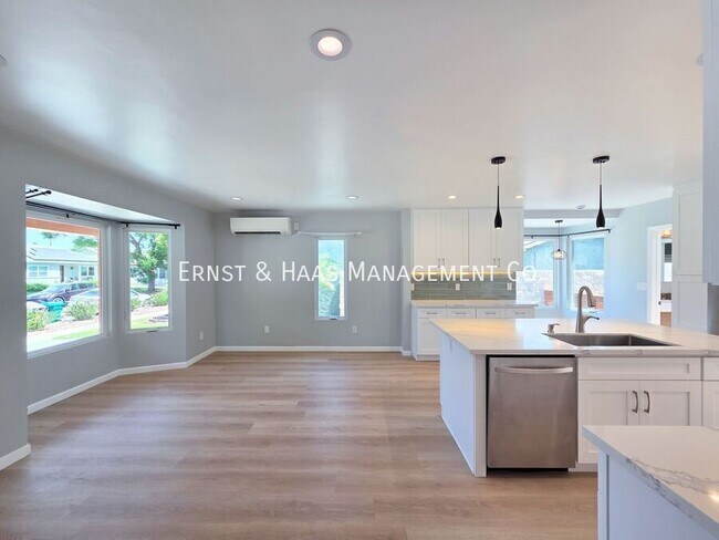 Foto del edificio - 5330 E Brockwood St