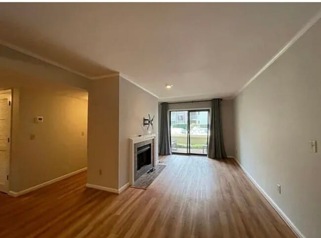 Building Photo - 237 Hillsboro Pl